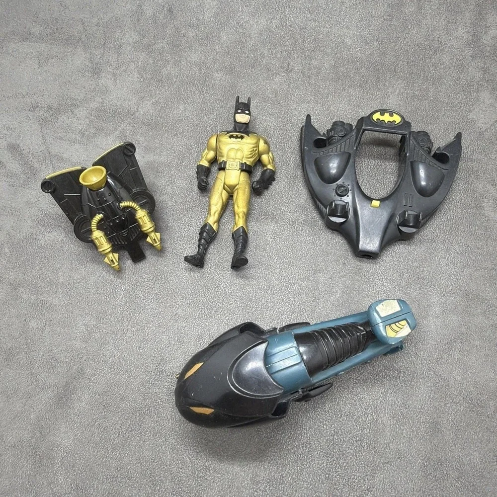 Vintage Kenner The Dark Knight Collection Batman Action Figure & Parts Lot